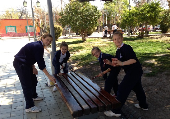 alumnos colegio san jorge en la plaza