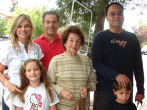 Roxana Isetta con su niña, Roly Iannelli y su mamá, Gustavo Espidia y su niño.