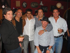 Rómulo Caba, Indio Treglia, el cumpleañero, Pardo Maradona, Molina y Jorge Cánovas.