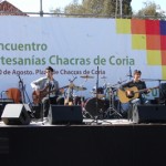 Sasha Nazar y Joaquín Ferreira, integrantes de Renacuajo, largaron el evento interpretando temas propios y covers de rock nacional.