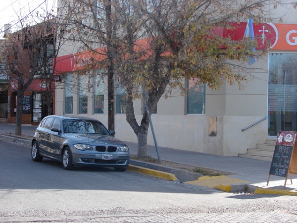 señalización vial cordones amarillos