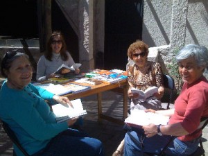 Las damas de la Biblio.  Chela Cocucci, Tatana Merlo, Negrita Zombi y Graciela.