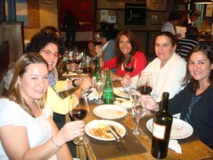 Marce Meyebovsky, Gabriela Aizcorbe, Silvina Manrique, Fernanda y Mariana Toledo y Jesica Valdivia.