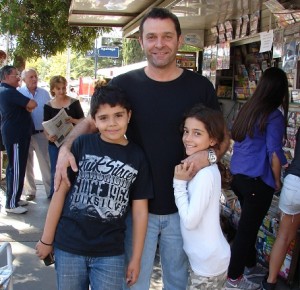 Robertito Merlo y sus hijos Bautista y Amparo
