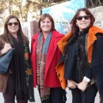 Graciela Manzano, Raquel Abelleyra y Silvia Pereyra, en paseo dominguero, por las calles del pueblo.