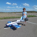 El piloto más joven del Aeroclub. Nicolás Billi quien aprendió el gusto por el aeromodelismo de su abuelo Jean Claude Adiba.