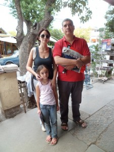 Erni Matons y su familia, flamantes vecinos de Chacras.