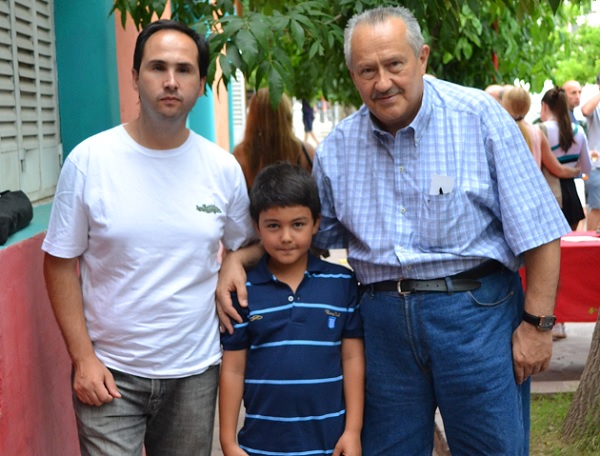 Nuestro periodista deportivo, José Félix Suárez con su hijo Fernando y su nieto Juan Francisco.