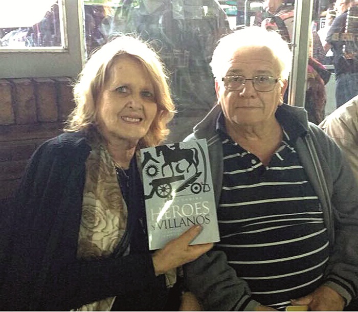 Lola y Manuel Aporta, dos abuelos orgullosos.