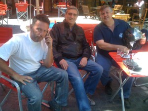 El gran endurista Rulli Pons, Ricardo Lemos Granata y Guillermo Eyerachart hablan de sus aventuras motoqueras.