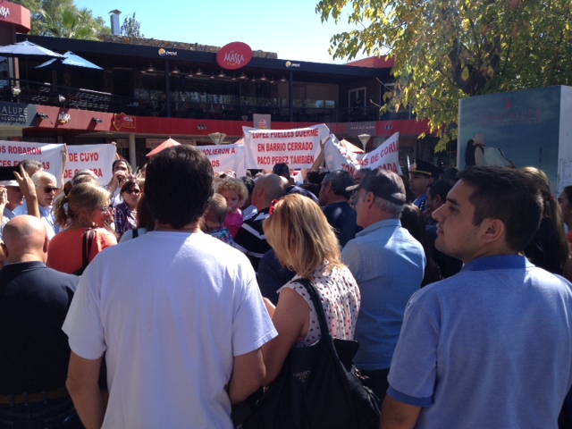 Mucho malestar entre los vecinos autoconvocados, la mayoría víctimas de delitos